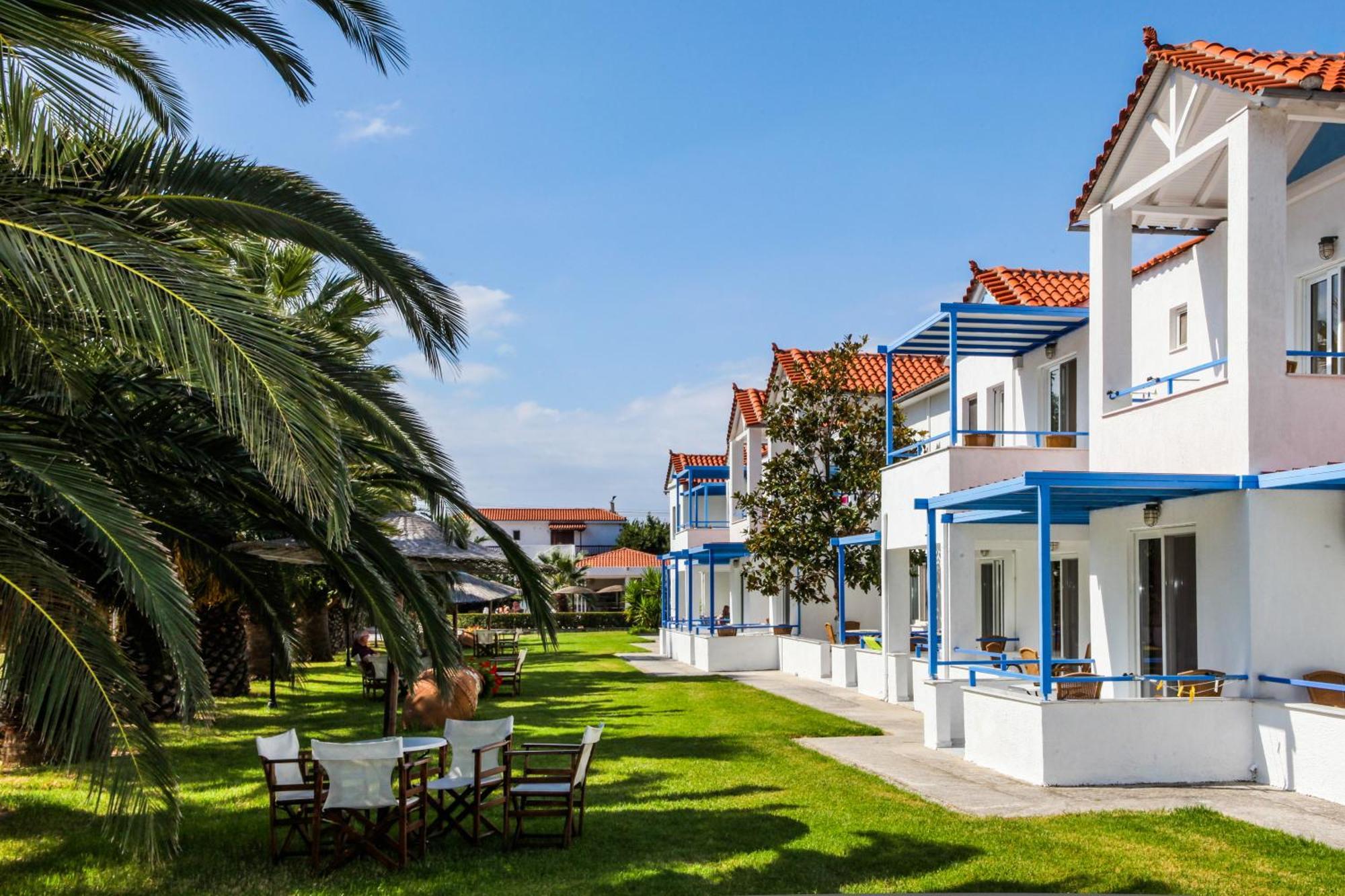 Ostria Aparthotel อายา ปารัสเกวี ภายนอก รูปภาพ
