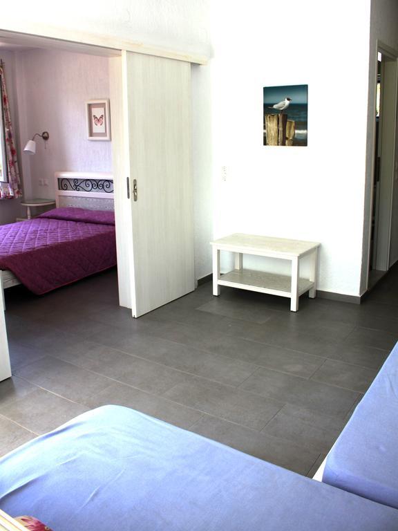 Ostria Aparthotel อายา ปารัสเกวี ภายนอก รูปภาพ