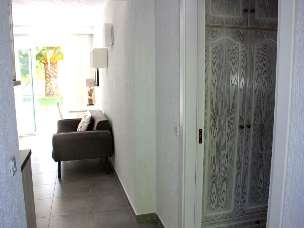 Ostria Aparthotel อายา ปารัสเกวี ภายนอก รูปภาพ