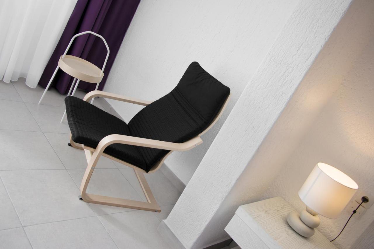 Ostria Aparthotel อายา ปารัสเกวี ภายนอก รูปภาพ