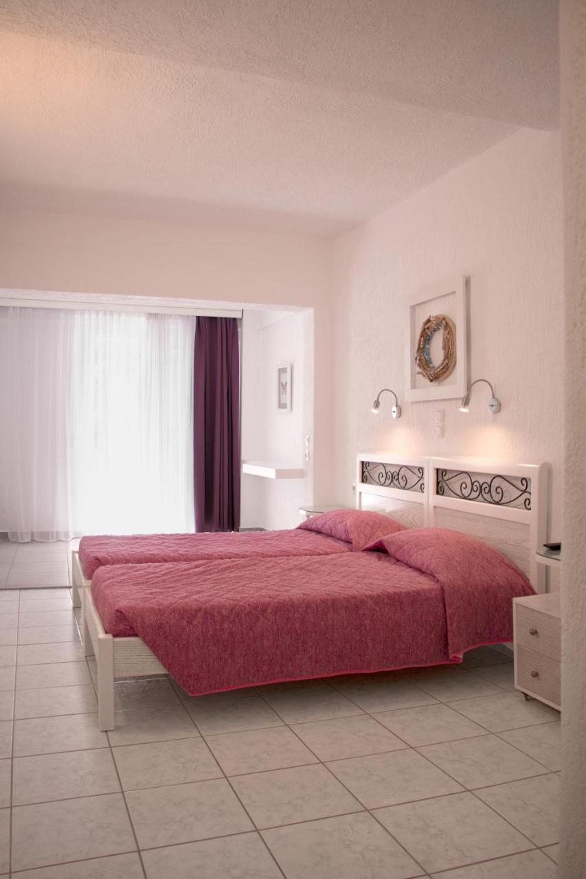 Ostria Aparthotel อายา ปารัสเกวี ภายนอก รูปภาพ