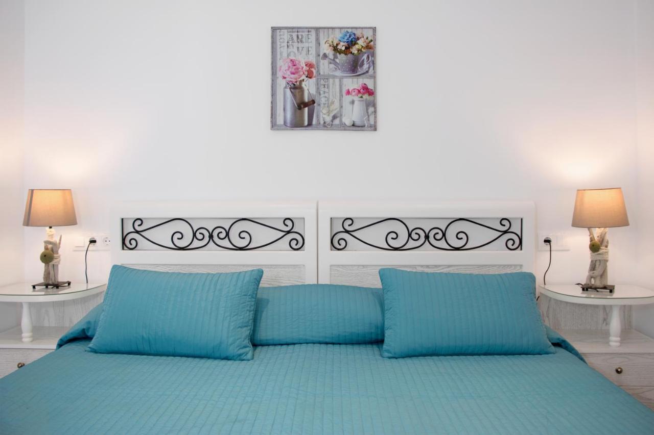 Ostria Aparthotel อายา ปารัสเกวี ภายนอก รูปภาพ