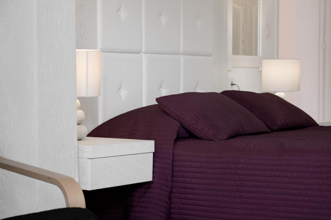 Ostria Aparthotel อายา ปารัสเกวี ภายนอก รูปภาพ