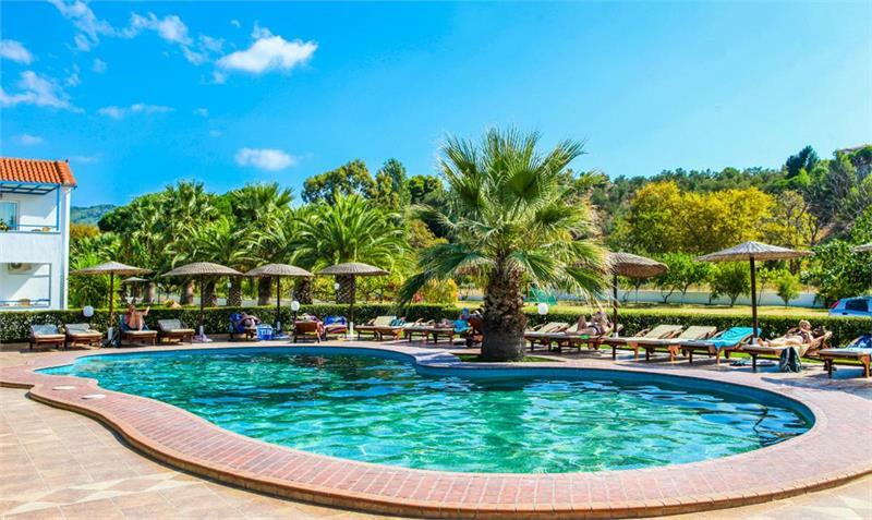 Ostria Aparthotel อายา ปารัสเกวี ภายนอก รูปภาพ